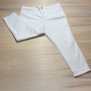 Mossimo Supply Co. Women's Straight Leg Jeans in White High Rise Jegging Crop